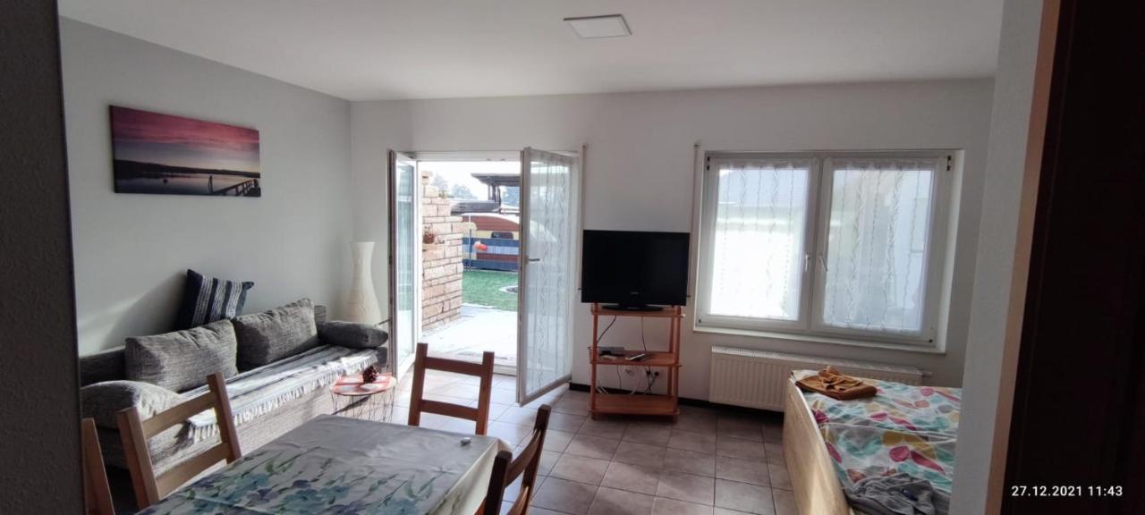 Pension Und Ferienwohnung Walther Storkow  Exteriör bild